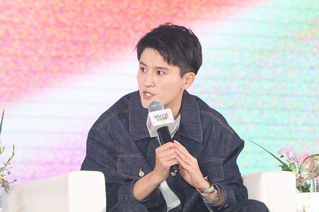 搬家公司性感女郎